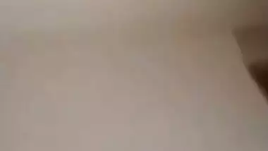 Desi xxx chudai of a Bihari girl in an Oyo room