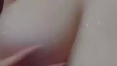 Islamabad model girl showing boobs