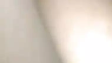 Penetrates my dick in GF’s tight pussy in desi sex MMS