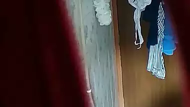 Desi Girl Bathing Video