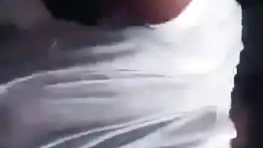 18 yr old teen’s Pakistani sex video from lover’s car