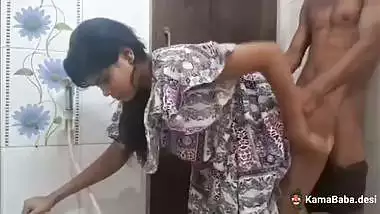 Stepbrother fucks his stepsister in a xxx desi MMS