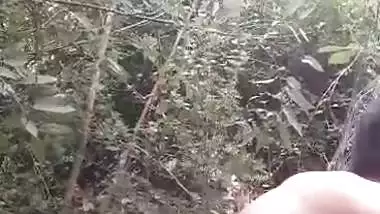 Lady cheats on her husband and enjoys outdoor Nepali sex