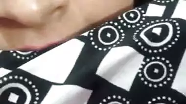 Chubby MILF big boobs and pussy showing on video call