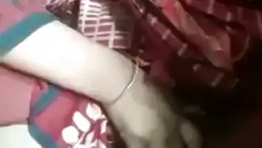 Unsatisfied housewife from Bangladesh dildo masturbation