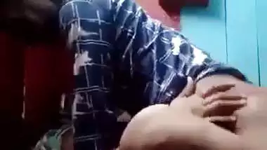 Wild man fucks wife’s mouth and pussy in the desi xxx clip