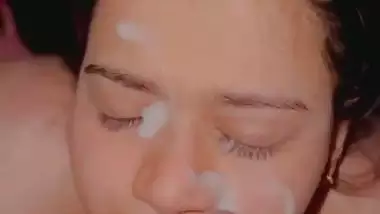 Nude Indian girl gets cum facialized by her lover