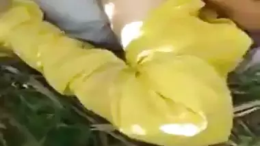 Gaon ki randi outdoor fucking – Threesome desi sex