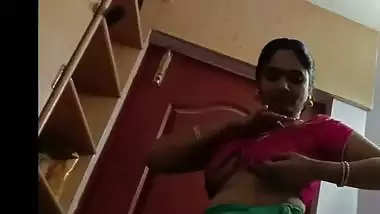 Tamil wife wearing blouse after boobs show to hubby