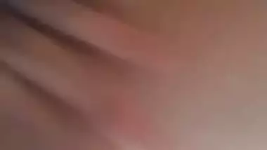 Kanpur girl strips and records her desi nude mms