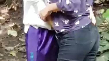 NRI girl shaking cock of boyfriend