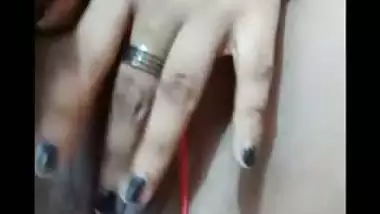 Cute girlfriend black pussy fingering on viral video call