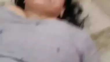 Gigolo bangs a desi Indian MILF in desi sex MMS