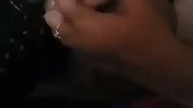 Kiss and fondling Indian MMS