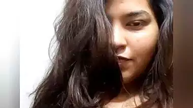 Seductive Indian girl topless big boobs showing selfie