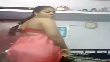 Desi self records her dress changing video