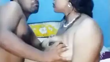 Pregnant wife blowjob and her boobs sucking viral HD MMS