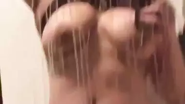 Hot and sexy Indian nude girl shows her big boobs and pussy