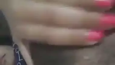 Indian nude girl shows her hairy wet pussy