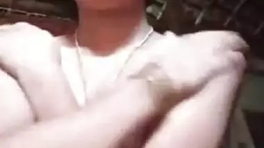 Boobs showing village maal on video call with boyfriend