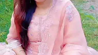 Bengali Boudi masked sex videos with husband friend