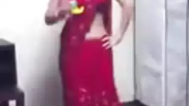 Dance in Saree - NON NUDE