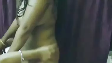 Malkin Or Bati Ko Chod Kr Khush Keya