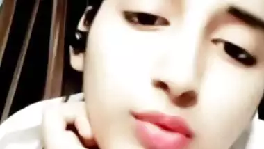 Gorgeous college girl naked big boobs show on video call