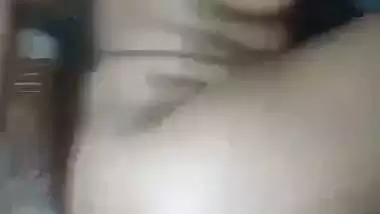 Mature desi girl masturbating with a sugarcane