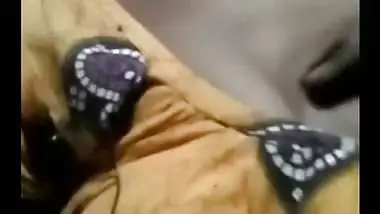 Nogaon lady show her boobs