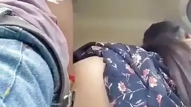 Girl seduces her lover in car and enjoys desi outdoor sex