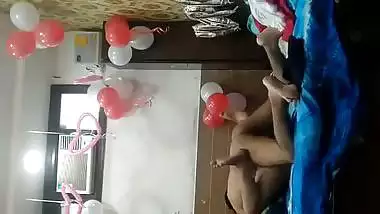 Loud moaning Indian XXX video with friends wife