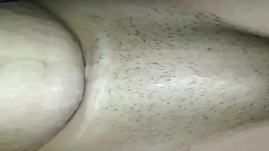 Masturbate to orgasm (fingered)