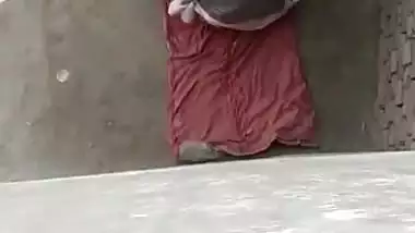 Spying Sasur fucking bahu video going viral online