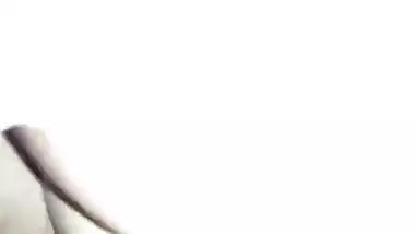 Sexy Indian bhabhi showing mouth watering boobs...