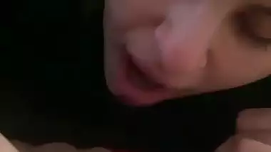 College girl’s erotic desi blowjob to her lover